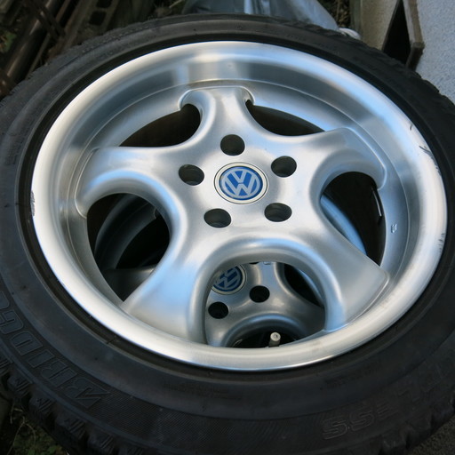 VW フォルクスワーゲン アルミホイール 5穴 スタッドレスタイヤ付き 205/55 R16 7.5J