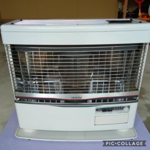 【商談中】ストーブ　トヨトミ　煙突式　灯油タンク付き
