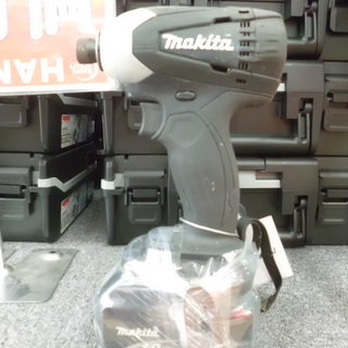 【引取限定　戸畑店】マキタ　TD146DX2　充電式インパクトドライバー