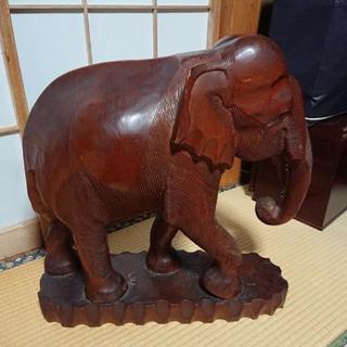 木彫りのゾウ