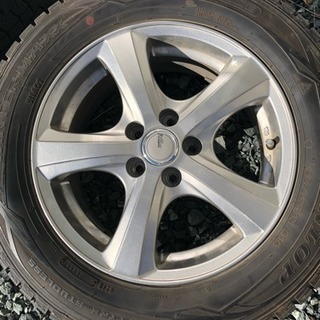 中古スタッドレスタイヤ195/65R15 910