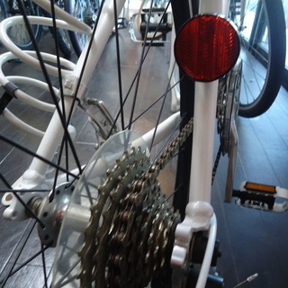 12月限定特価！！【エコプラス小倉南店】激安 ジャイアント GRAVIER ホワイト スタッフ 向井 オススメ(^^♪ 中古車 自転車 チャリ スポーツ車 クロスバイク