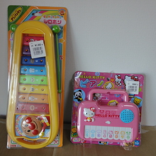 値下げ 幼児玩具　5点（未使用2点）アンパンマン　ハローキティ
