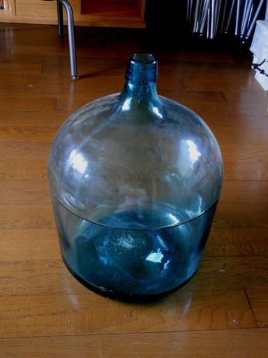 大きいガラスの一斗瓶 アンテイーク レトロなインテリアのオブジェとして Mymkenji 羽曳野のインテリア雑貨 小物の中古あげます 譲ります ジモティーで不用品の処分