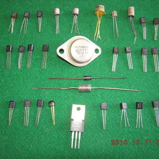 トランジスター類各種３２個