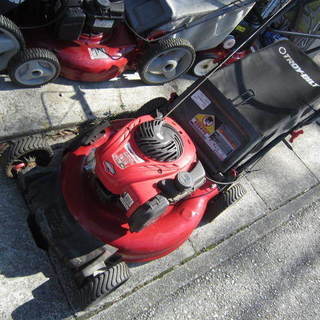 芝刈り機５．５馬力バケット付きTROYBILT