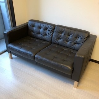 IKEAの本革ソファ 2人掛け 黒 LANDSKRONA