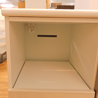 北大前! 札幌 引取 キッチンボード 食器棚 引き出し付き 電源付き ホワイト