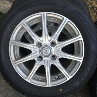 値段 155/65 R14 スタッドレスタイヤ ほぼ新品