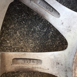 値段 155/65 R14 スタッドレスタイヤ ほぼ新品