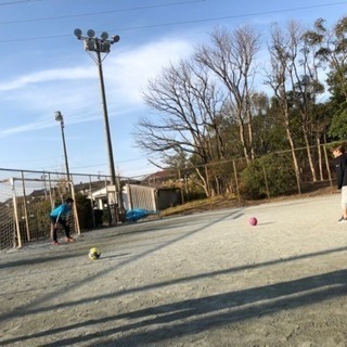 男女初心者フットサル！冬季や雨の日はバトミントン！！