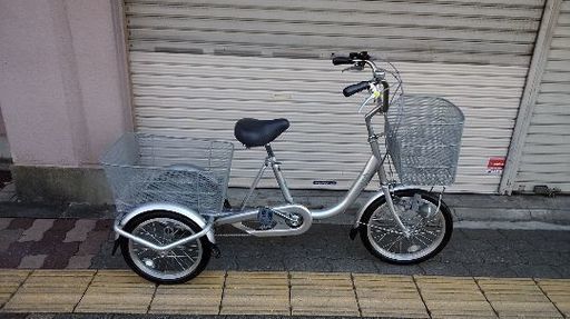 美品☆Canary[カナリィ]三輪車 (前輪18吋/後輪16吋)メタリックシルバー