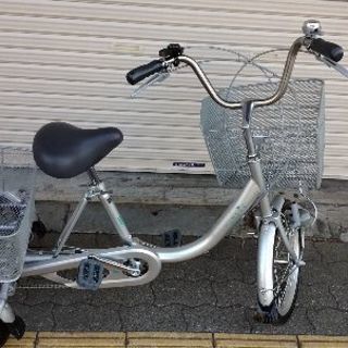 美品☆Canary[カナリィ]三輪車 (前輪18吋/後輪16吋)メタリックシルバー