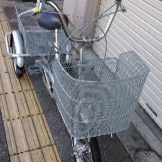 美品☆Canary[カナリィ]三輪車 (前輪18吋/後輪16吋)メタリックシルバー