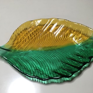 色ガラス 果物皿 フルーツコンポート 大皿 ガラスプレート 中古