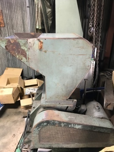 プラスチック粉砕機