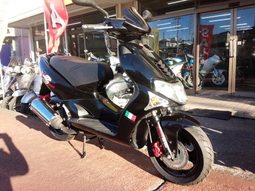 NO.2439　キムコ　スーパー９Ｓ （ＫＩＭＣＯ） 水冷２サイクルエンジン 前後ディスクブレーキ　走行距離５９ｋｍ　☆彡