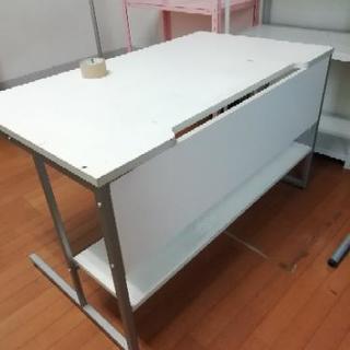 白いデスク　机　テーブル　1200幅　足元台あり