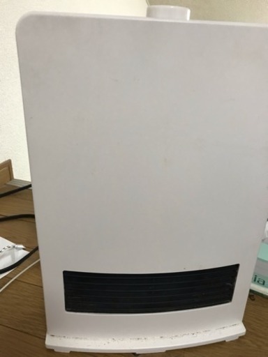セラミックファンヒーター