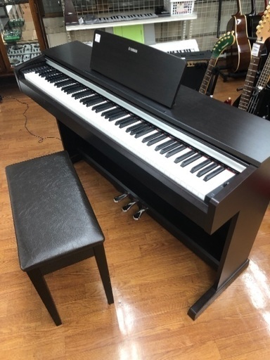 人気商品 2014年製 YAMAHAの電子ピアノ 椅子付き