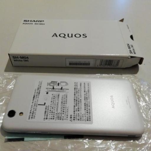 AQUOS SH-M04 白　新品　[値下げ交渉あり]