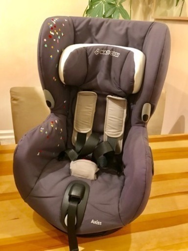 定価79000円　日本未発売のマキシコシチャイルドシート「Axiss」