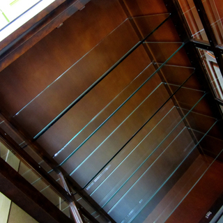 北海道民芸家具 本棚 棚板をガラスに改良済! キャビネット/飾り棚にも 西宮の沢 