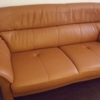 カリモク　二人掛けソファー