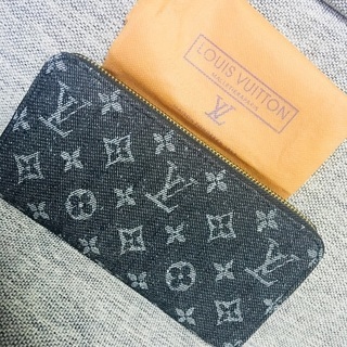 VUITTON 長財布