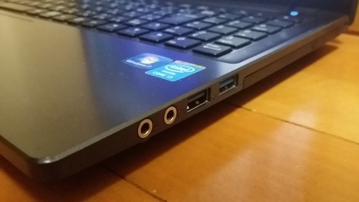 【美品】Windows10ブルートゥース搭載ノートパソコン USBマウスプレゼント中  (15.6型 第四世代 Core i3)