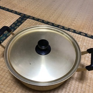 金色の大鍋