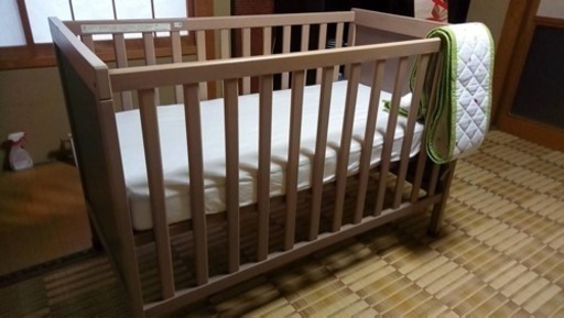 決まりました！！IKEA ベビーベッド マットレス 替えカバー付き