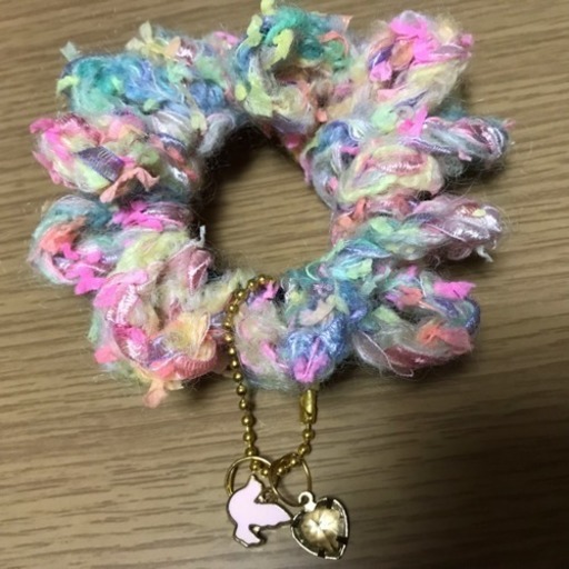 ミックス カラフル もこもこシュシュ Chacha 徳島のアクセサリー ヘアアクセサリー の中古 古着あげます 譲ります ジモティーで不用品の処分