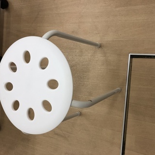 白い椅子４脚