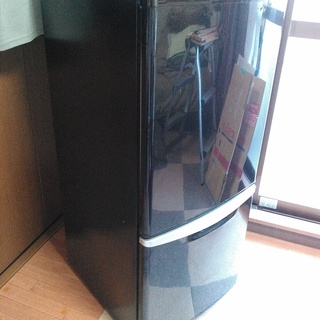 2006年製小型冷蔵庫あげます。