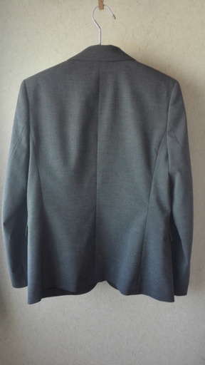 ユニクロ ストレッチジャケット グレー Mサイズ 美品 Used 受渡し12 27まで ハルカ 北千住のジャケット レディース の中古 古着あげます 譲ります ジモティーで不用品の処分