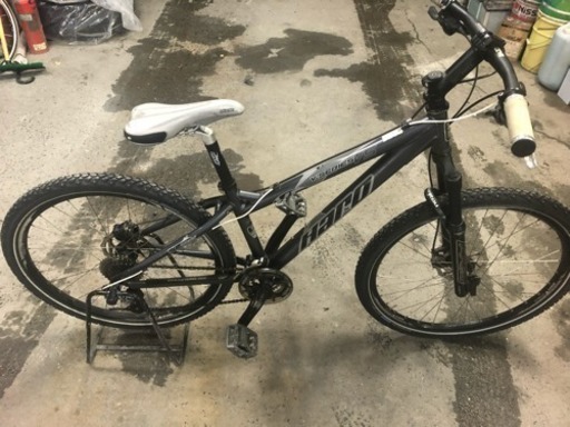 haro マウンテンバイク スパイク付き Vシリーズ 26インチ ディスクブレーキ