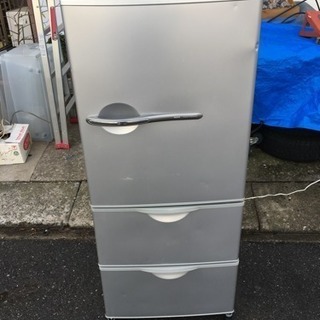 SANYO 3ドア冷蔵庫 255L 2008年製 近隣配達します | w2-worldbuffet.co.uk