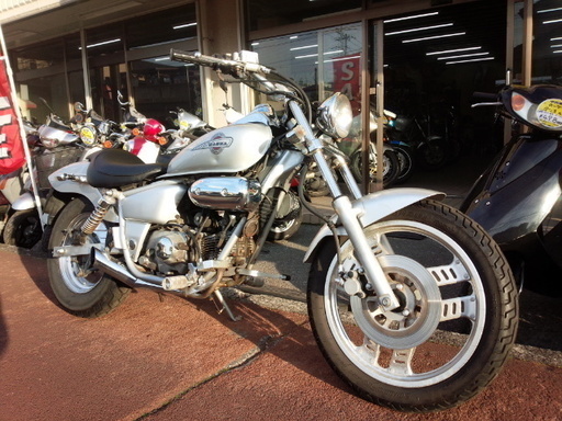 NO.2437　マグナ５０ (MAGNA)　４サイクル クラッチ付き４速ミッション　ＪＭＣＡ公認ショート管マフラー付き！☆彡
