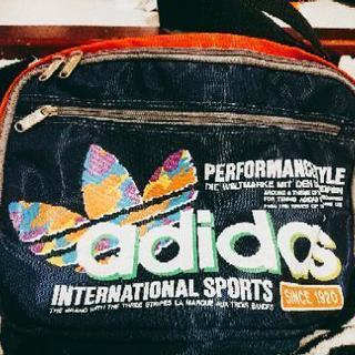 adidasミニカバン