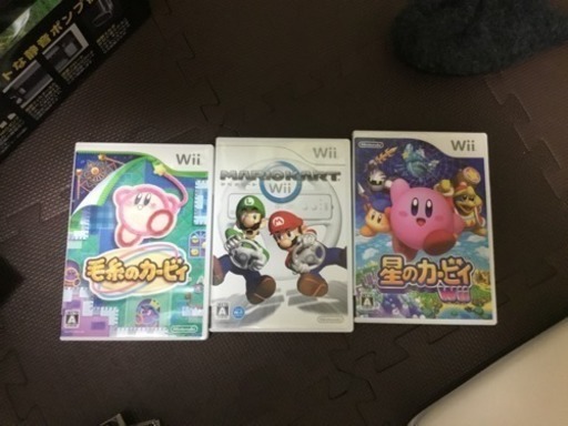 DSi,wiiのソフト星のカービー、毛糸のカービー、マリオーカート、おまけで進撃の巨人2冊