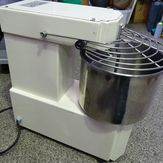 Bottene スパイラルミキサー/100V◆KG8 生地ミキシング 厨房機器 移動販売 ピザ