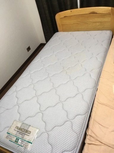 フランスベッド×足付きベッドフレーム