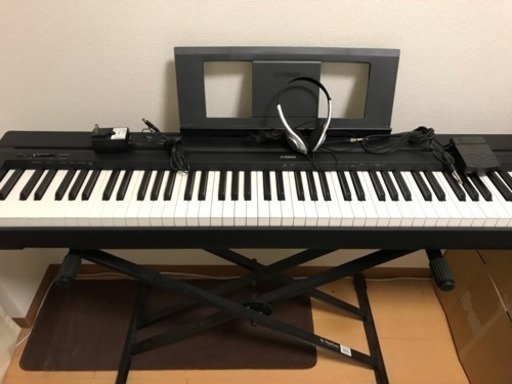 商談中です！YAMAHA 電子ピアノ P-45B 88鍵 X型スタンド、ヘッドホン付き