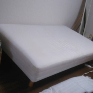 【取りに来てくださる方限定】セミダブルサイズのベッド、1000円