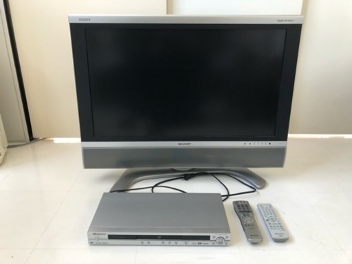 シャープAQUOS 32型＆DVDプレイヤーセット