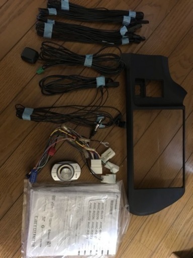 古道具坂田 坂田和實 取扱い品 木製クマと赤い顔2面木彫り 祭器 仏具 仏頭