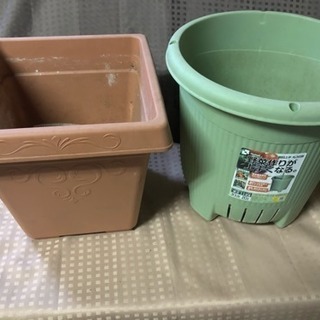 プラスチック  植木鉢2個セット