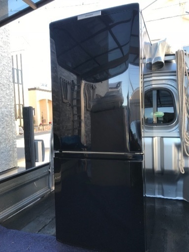 取引中。2012年製三菱冷凍冷蔵庫146L。ブラック千葉県内配送無料。設置無料。