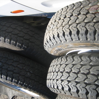 195R15LT 8PL タイヤ、ホイール